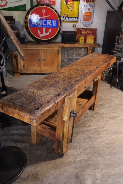 etabli long et plateau epais transforme et prepare